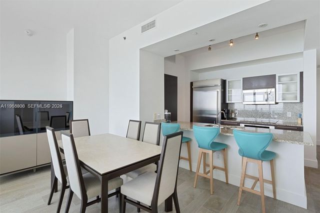 950 Brickell Bay Dr 4411, Miami, FL 33131