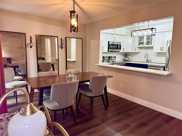 820 PARK LAKE CIRCLE 11, Maitland, FL 32751