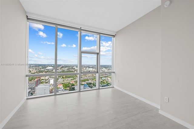 851 NE 1st Ave PH 5412, Miami, FL 33132