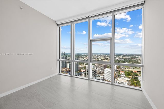 851 NE 1st Ave PH 5412, Miami, FL 33132