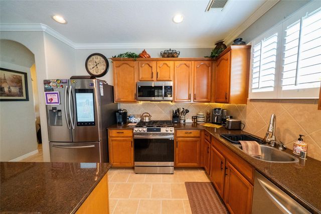 1910 Highland Point Court, Pearland, TX 77581