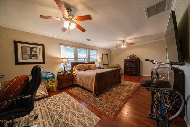 1910 Highland Point Court, Pearland, TX 77581