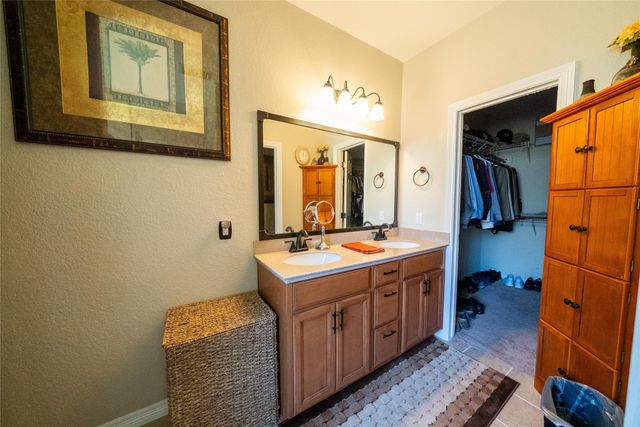 1910 Highland Point Court, Pearland, TX 77581