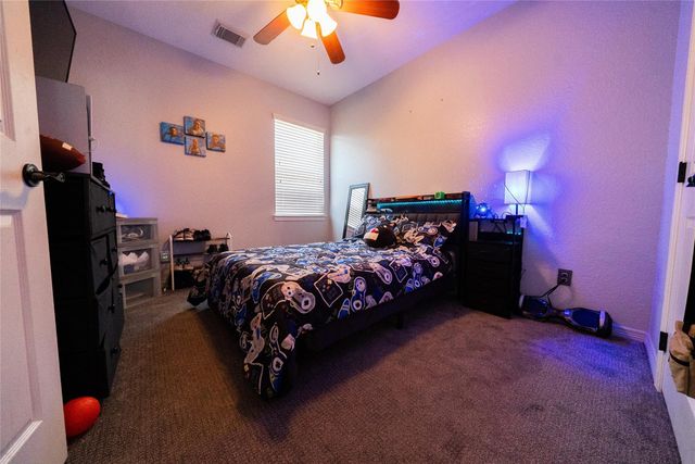 1910 Highland Point Court, Pearland, TX 77581