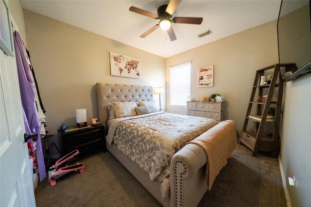 1910 Highland Point Court, Pearland, TX 77581