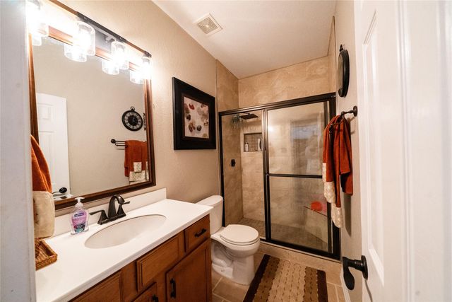 1910 Highland Point Court, Pearland, TX 77581