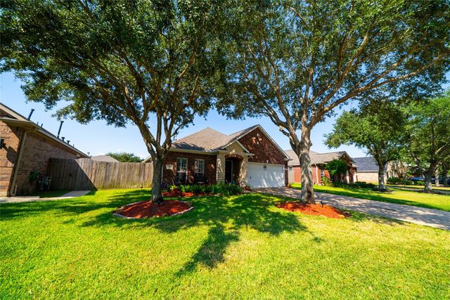 1910 Highland Point Court, Pearland, TX 77581