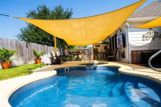 1910 Highland Point Court, Pearland, TX 77581