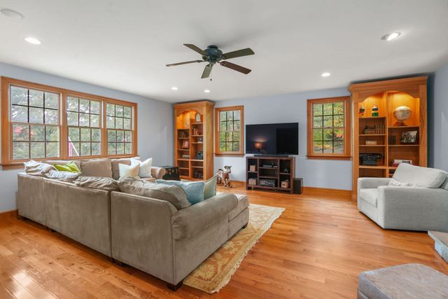 55 Brook Farm Rd, Boston, MA 02132