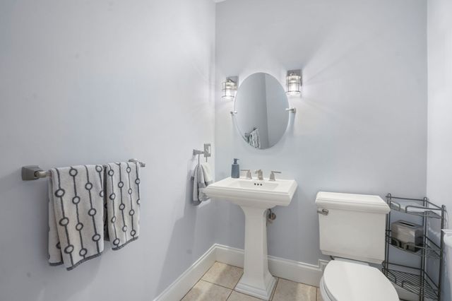 55 Brook Farm Rd, Boston, MA 02132