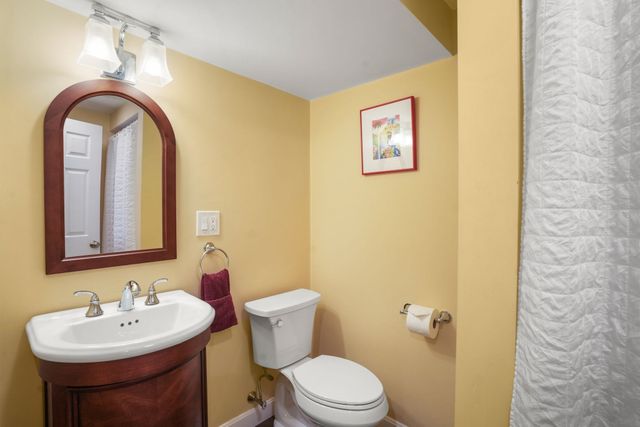 55 Brook Farm Rd, Boston, MA 02132
