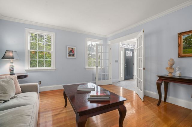 55 Brook Farm Rd, Boston, MA 02132