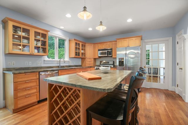 55 Brook Farm Rd, Boston, MA 02132