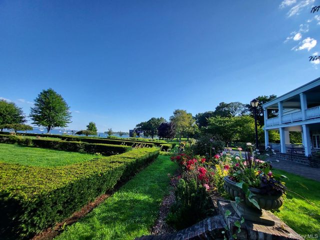 75 S Middle Neck Road 4-G, Great Neck, NY 11021