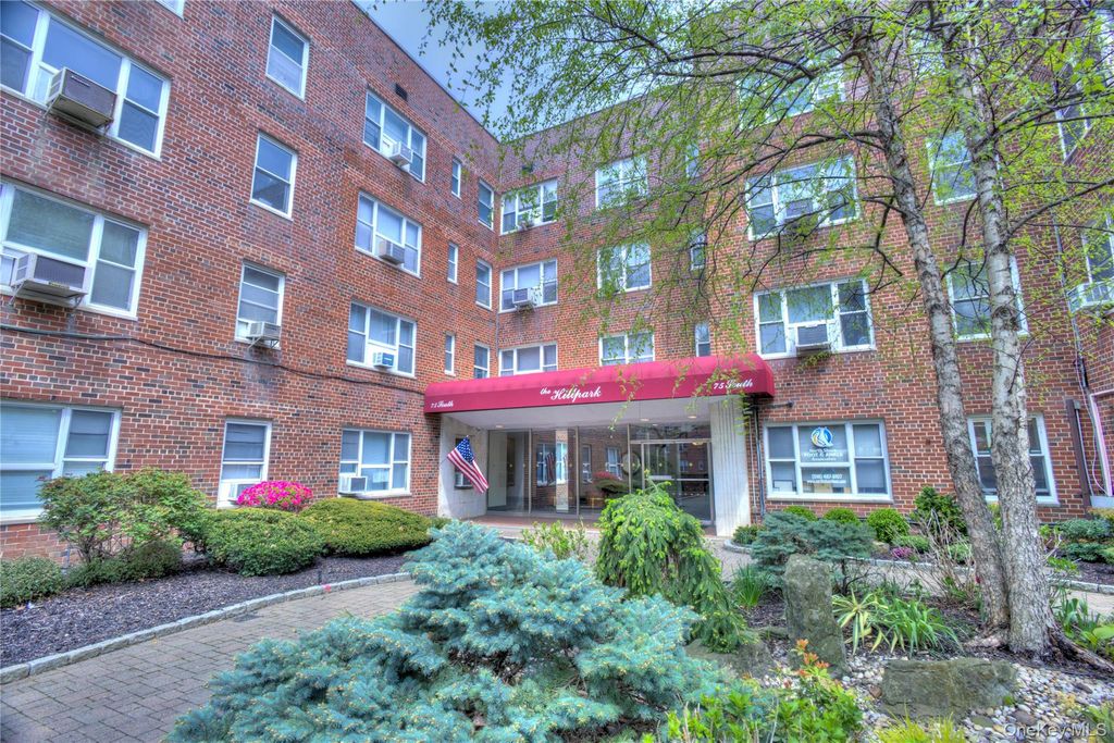 75 S Middle Neck Road 4-G, Great Neck, NY 11021