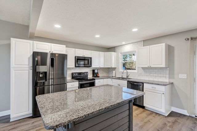 102 Cypress Ct, White House, TN 37188