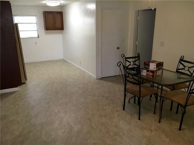 161 NW 40th St 3, Oakland Park, FL 33309