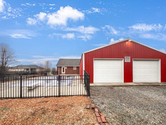 1345 Walker Cemetery Rd, Pleasant View, TN 37146