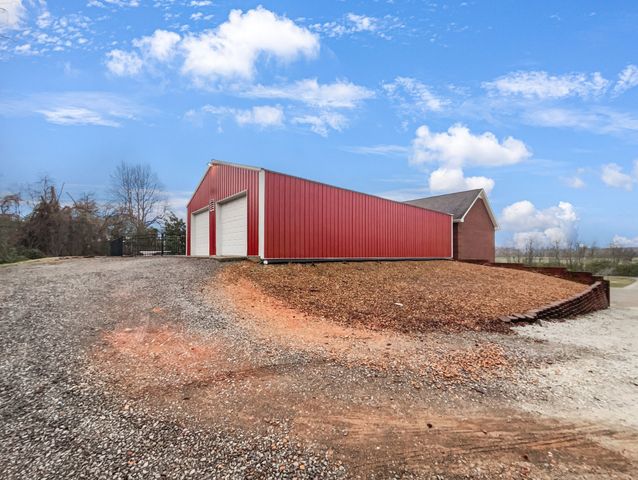 1345 Walker Cemetery Rd, Pleasant View, TN 37146