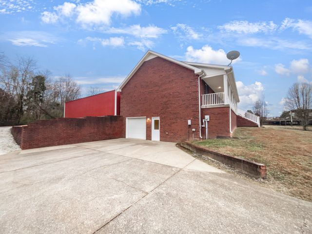 1345 Walker Cemetery Rd, Pleasant View, TN 37146