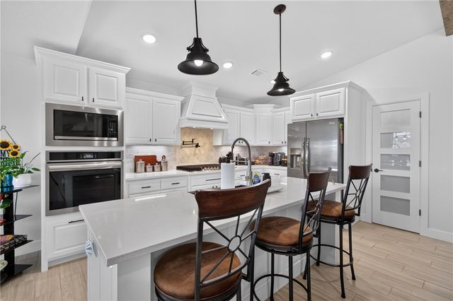 1901 Higgins Street, Pea Ridge, AR 72751
