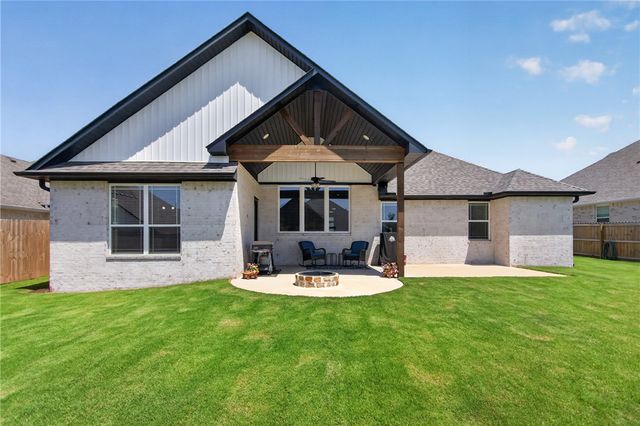 1901 Higgins Street, Pea Ridge, AR 72751
