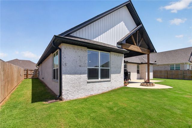 1901 Higgins Street, Pea Ridge, AR 72751