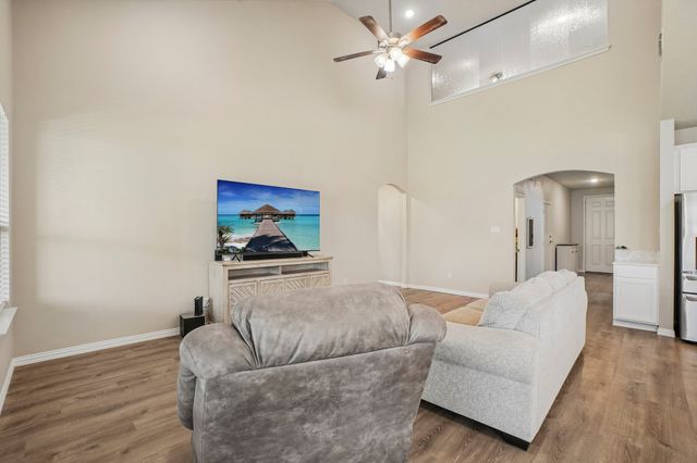 3800 Arroyo Trail, Denton, TX 76208