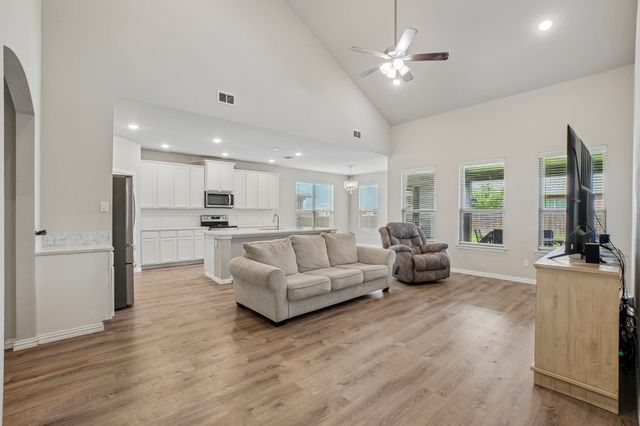 3800 Arroyo Trail, Denton, TX 76208