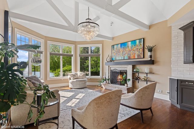 5N195 Dover Hill Road, St. Charles, IL 60175