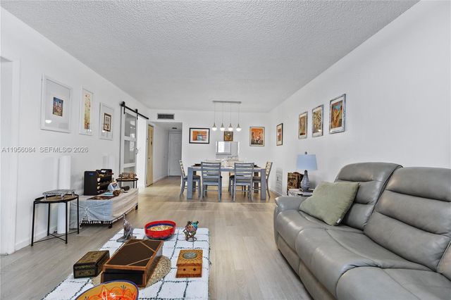 5935 Del Lago Circle 209, Sunrise, FL 33313