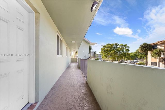 5935 Del Lago Circle 209, Sunrise, FL 33313