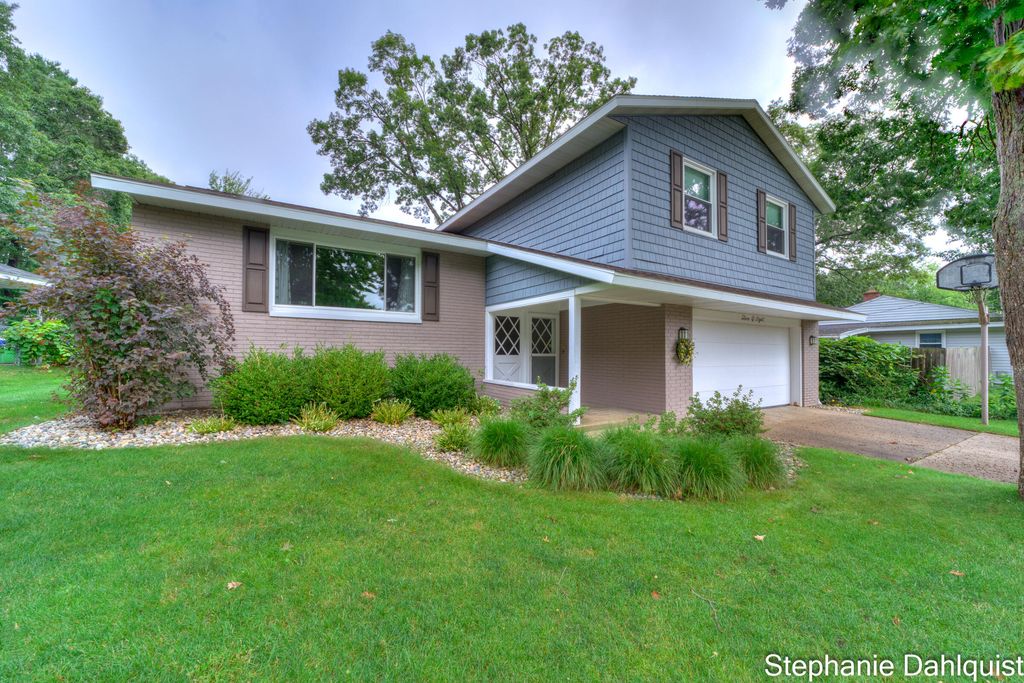 208 California, North Muskegon City, MI 49445