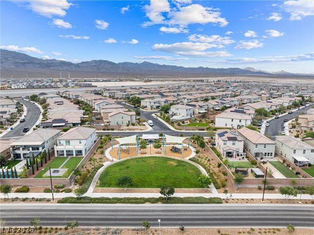 7058 Noah Raven Street, North Las Vegas, NV 89084