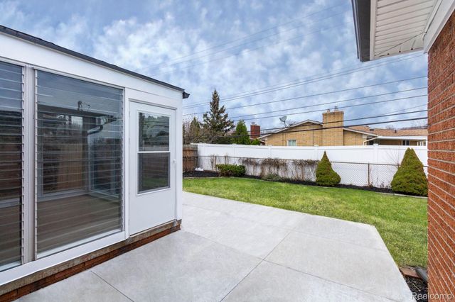 19259 Rockport Street, Roseville, MI 48066