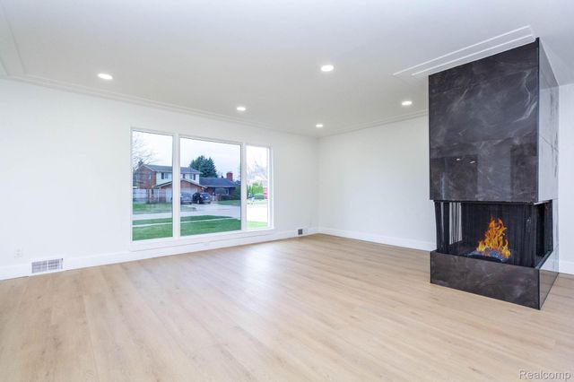 19259 Rockport Street, Roseville, MI 48066