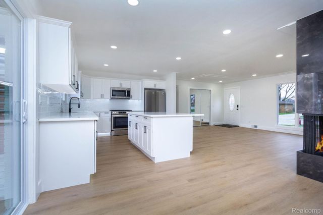 19259 Rockport Street, Roseville, MI 48066