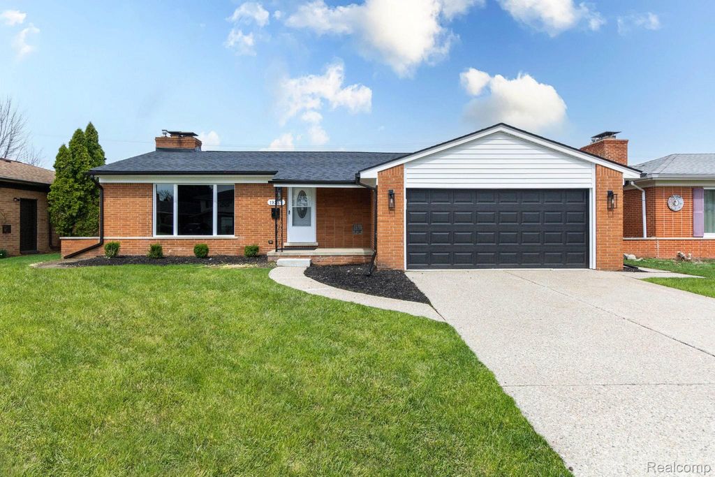 19259 Rockport Street, Roseville, MI 48066