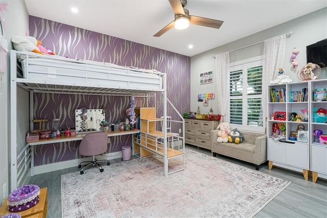 328 16th AVE NW, Naples, FL 34120