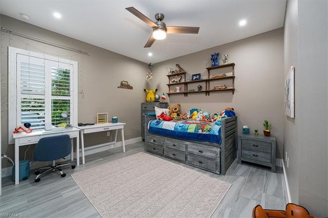 328 16th AVE NW, Naples, FL 34120