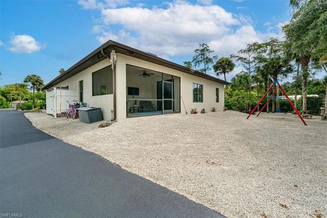 328 16th AVE NW, Naples, FL 34120