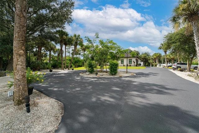 328 16th AVE NW, Naples, FL 34120