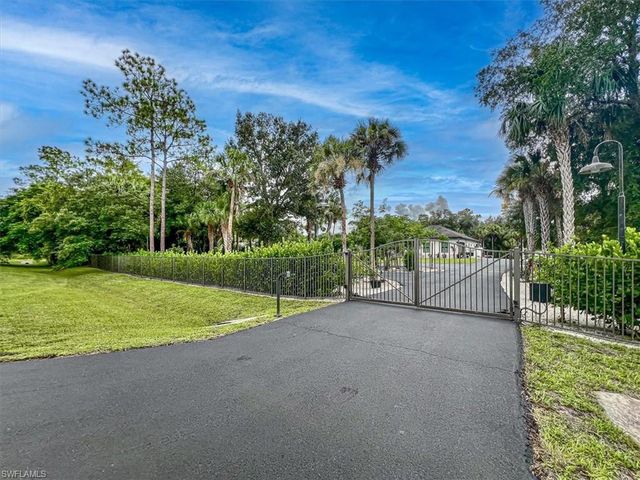 328 16th AVE NW, Naples, FL 34120