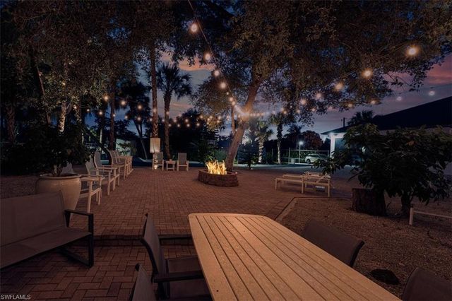 328 16th AVE NW, Naples, FL 34120