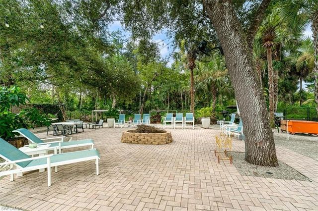328 16th AVE NW, Naples, FL 34120