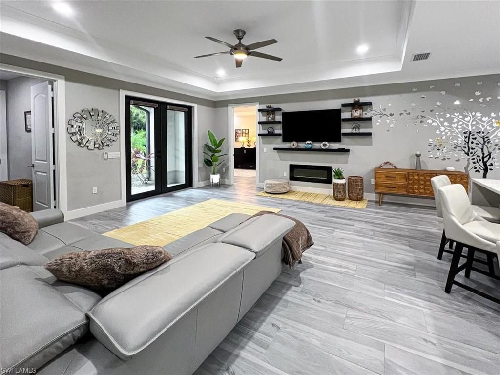 328 16th AVE NW, Naples, FL 34120