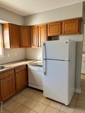 3185 Buckingham Avenue, Berkley, MI 48072