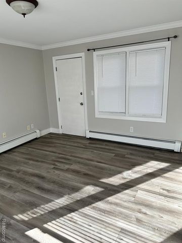3185 Buckingham Avenue, Berkley, MI 48072