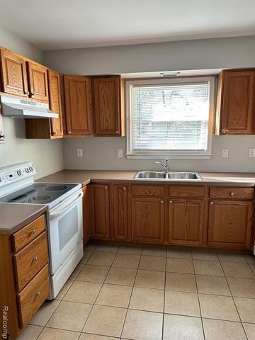 3185 Buckingham Avenue, Berkley, MI 48072