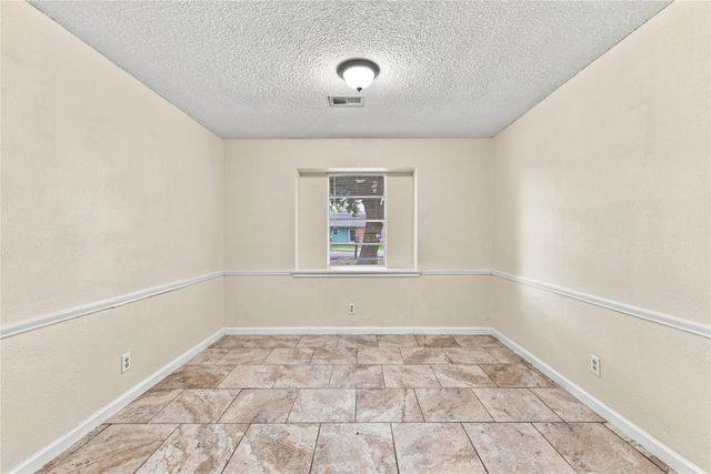 426 Corley Drive, Highlands, TX 77562